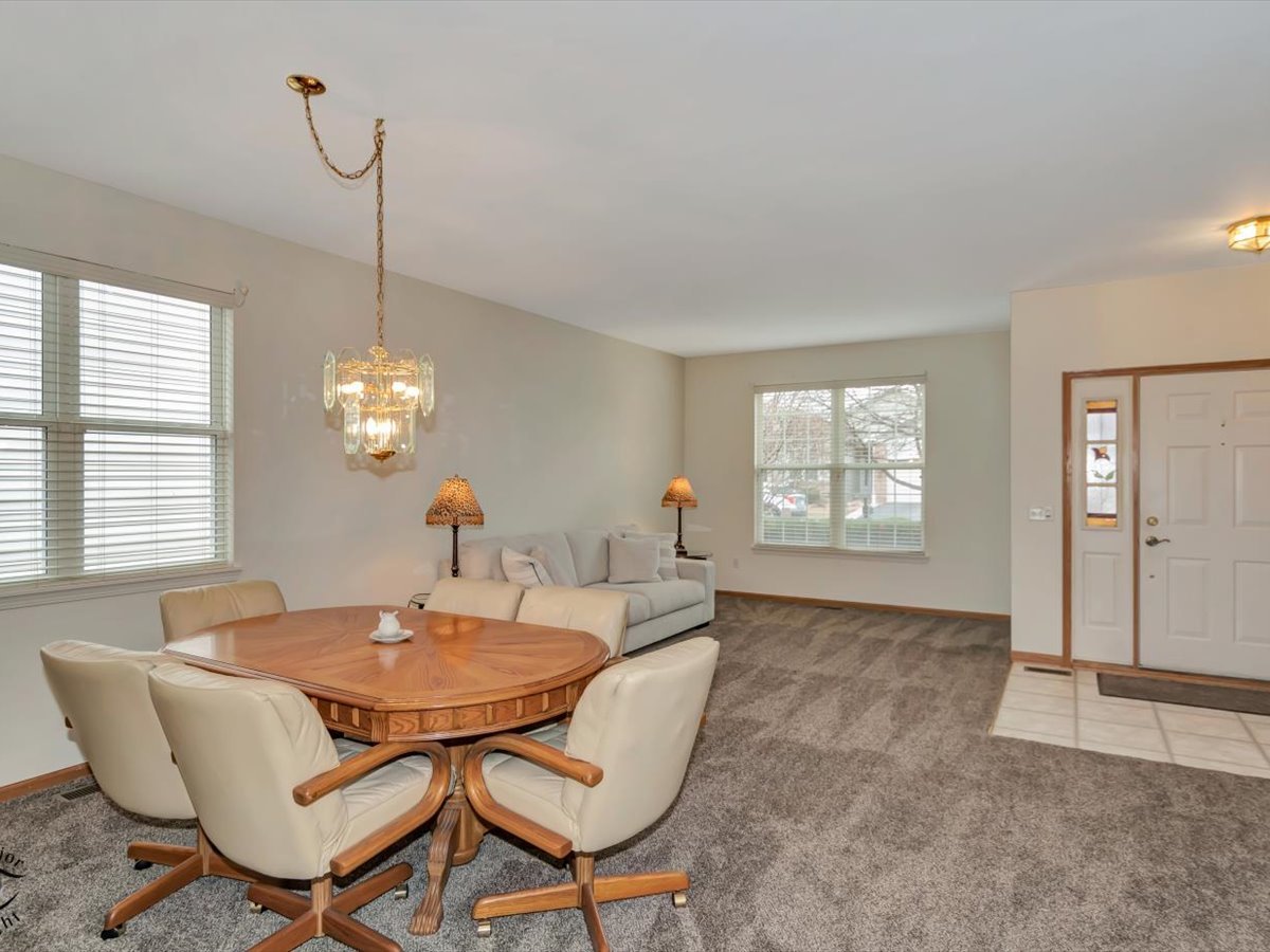 670 Wellston Lane Romeoville, IL 60446 - Photo 7 of 34