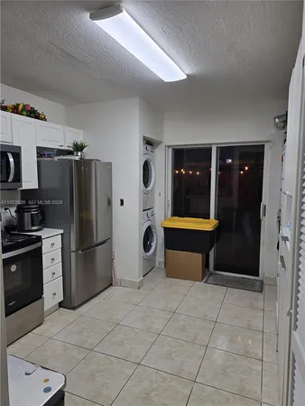 $2,350 | 7205 Northwest 173rd Drive, Unit 6076, Hialeah, FL 33015