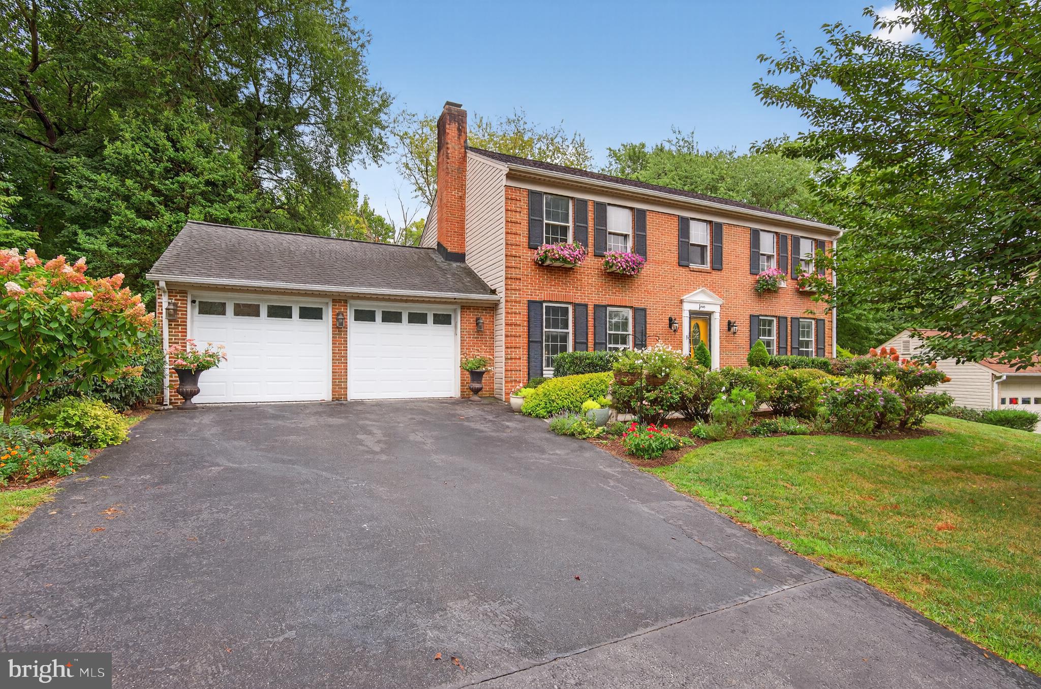 5 Turnham Court Gaithersburg, MD 20878 - Photo 1 of 56 a house view with a garden space