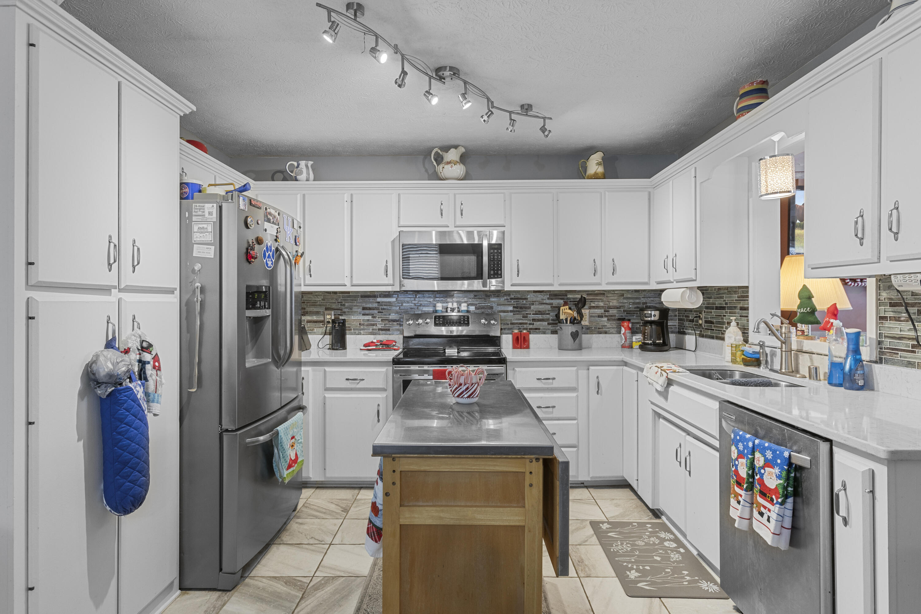 1160 Powell Taylor Road Lawrenceburg, KY 40342 - Photo 8 of 32 I82A7039