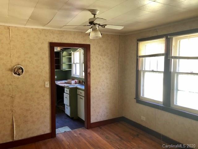 136 Whitaker Road Fairview, NC 28730 - Photo 9 of 26 Gallery Image 9