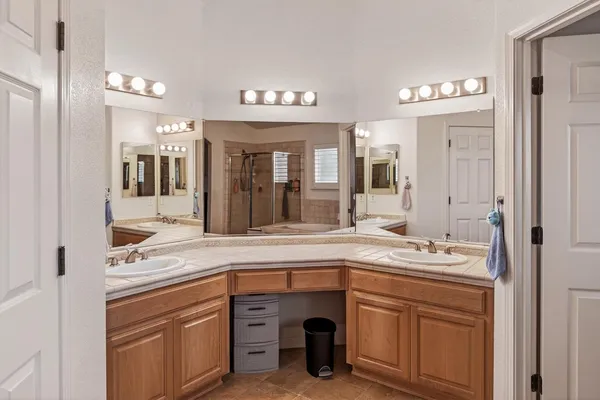 $689,999 | 1752 Sierra Brook Court, Manteca, CA 95337