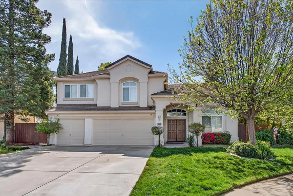 $689,999 | 1752 Sierra Brook Court, Manteca, CA 95337