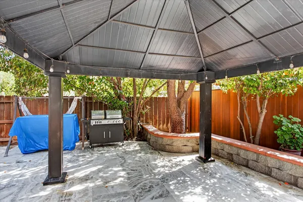 $689,999 | 1752 Sierra Brook Court, Manteca, CA 95337