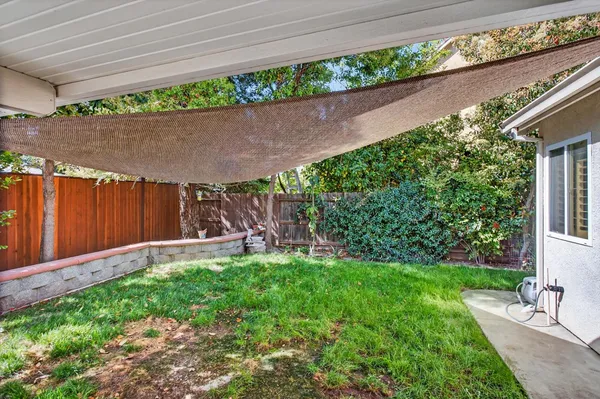 $689,999 | 1752 Sierra Brook Court, Manteca, CA 95337