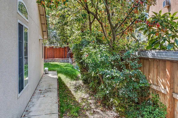 $689,999 | 1752 Sierra Brook Court, Manteca, CA 95337
