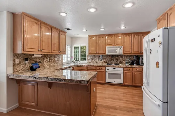 $689,999 | 1752 Sierra Brook Court, Manteca, CA 95337