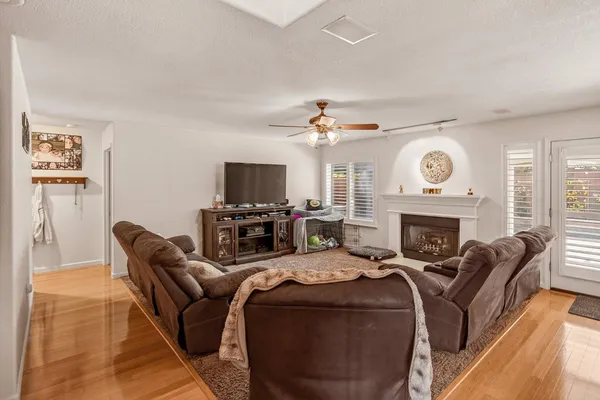 $689,999 | 1752 Sierra Brook Court, Manteca, CA 95337