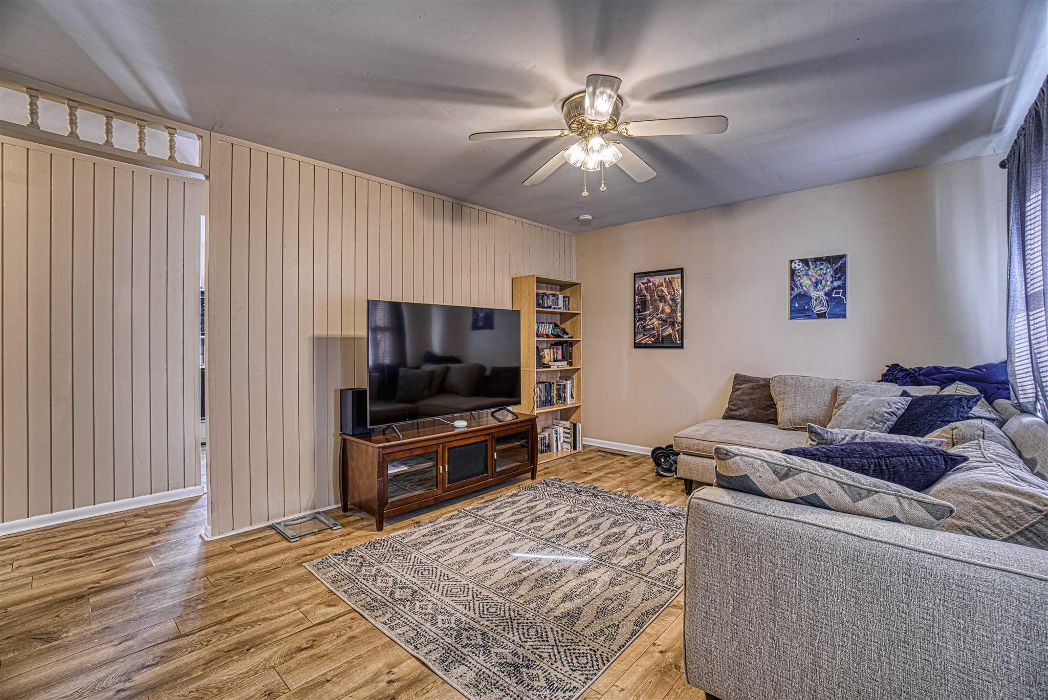 619 Hanover Road Evansville, IN 47710 - Photo 3 of 23 Gallery Image 3