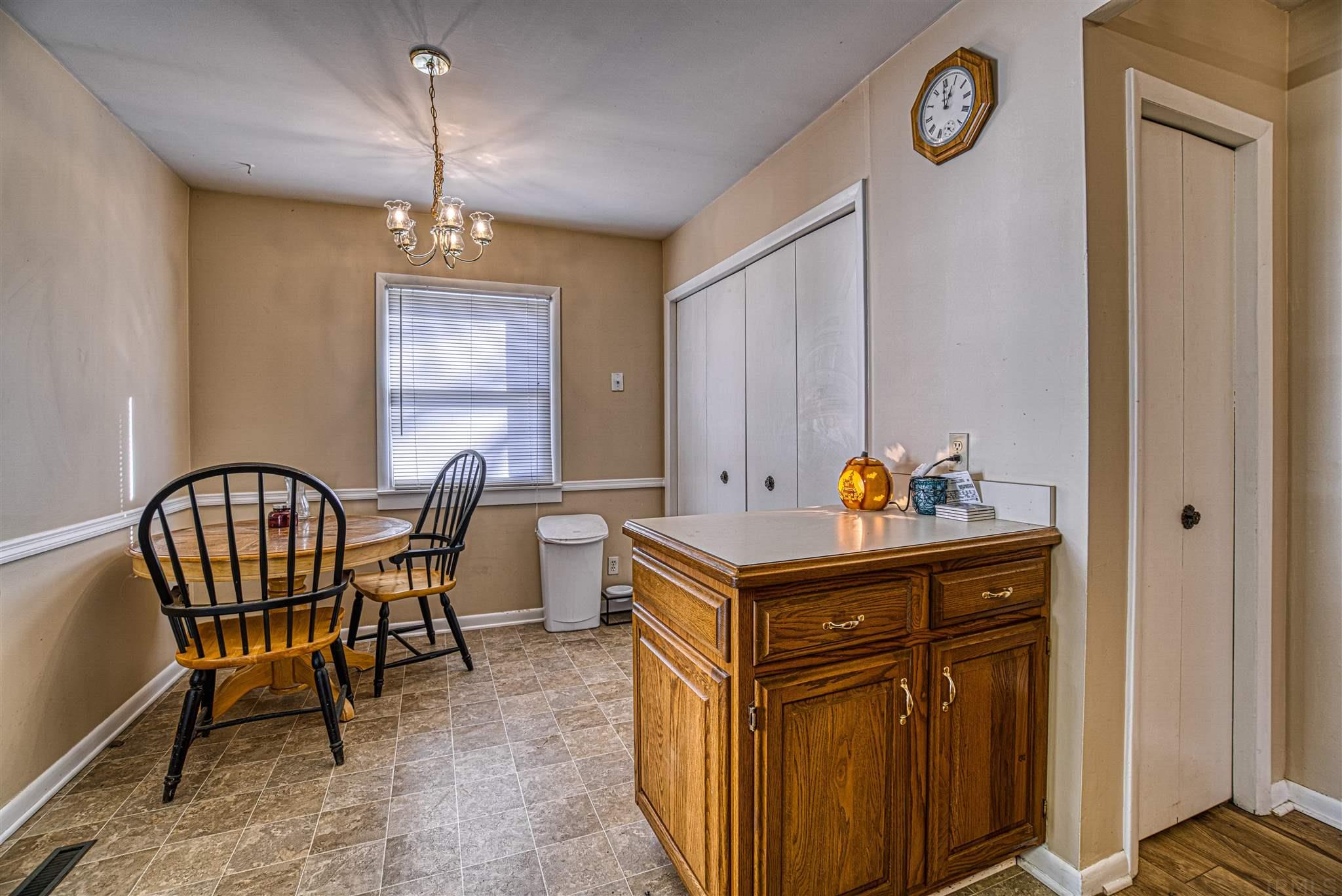 619 Hanover Road Evansville, IN 47710 - Photo 5 of 23 Gallery Image 5
