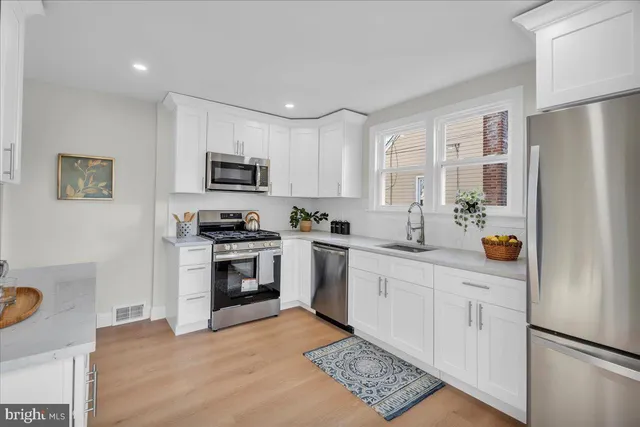 $325,000 | 850 Market Street, Mount Ephraim, NJ 08059