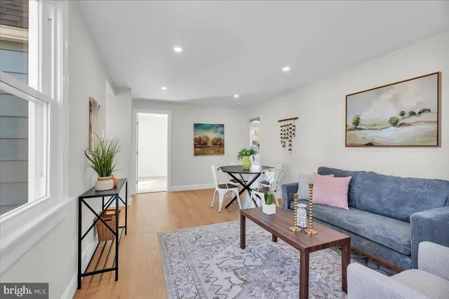 $325,000 | 850 Market Street, Mount Ephraim, NJ 08059