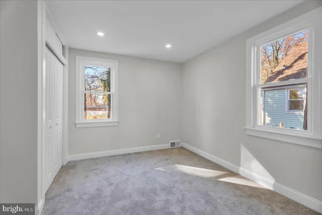 $325,000 | 850 Market Street, Mount Ephraim, NJ 08059