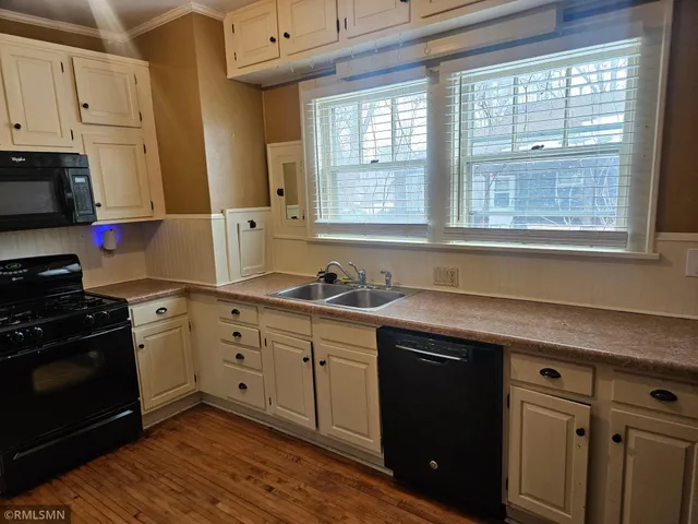 $209,900 | 208 9th Avenue Southeast, Waseca, MN 56093