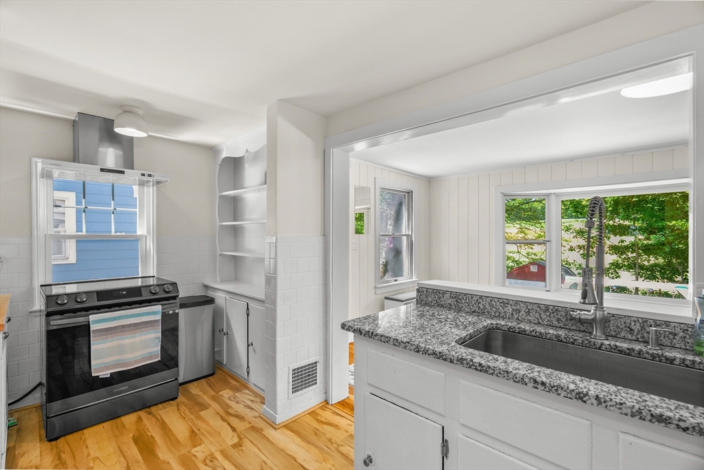 567 Poplar Street Boston, MA 02131 - Photo 14 of 42