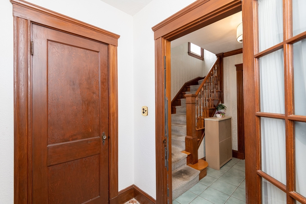 12 George Street Stoneham, MA 02180 - Photo 5 of 42 Gallery Image 5