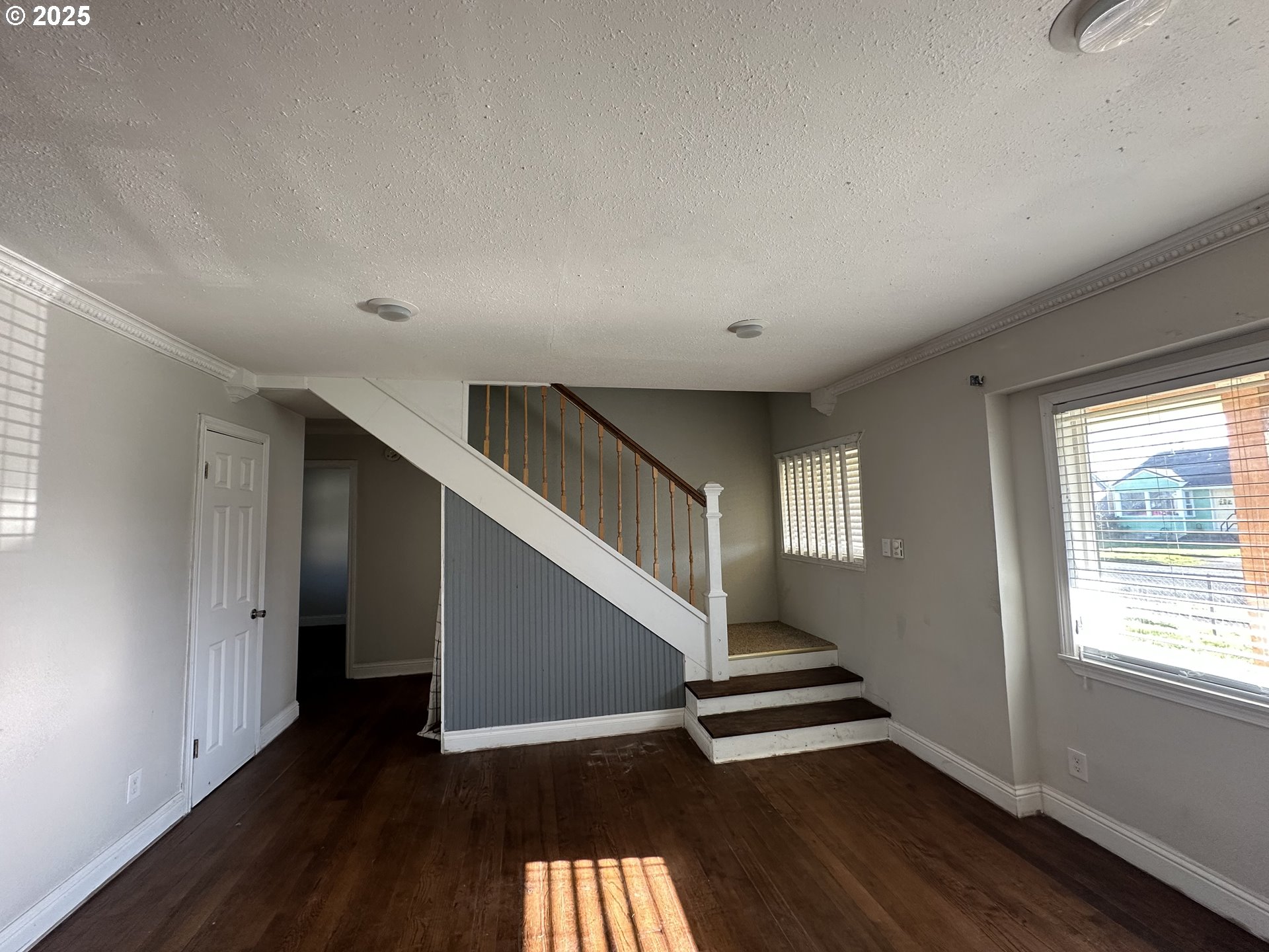 3124 Florida Street Longview, WA 98632 - Photo 3 of 30 Gallery Image 3
