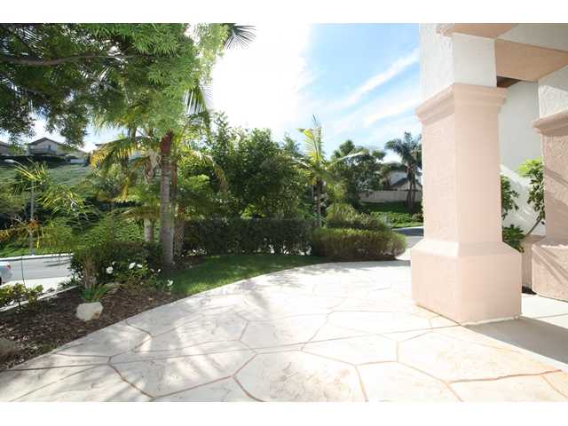 1282 Mariposa Road Carlsbad, CA 92011 - Photo 3 of 25 Gallery Image 3