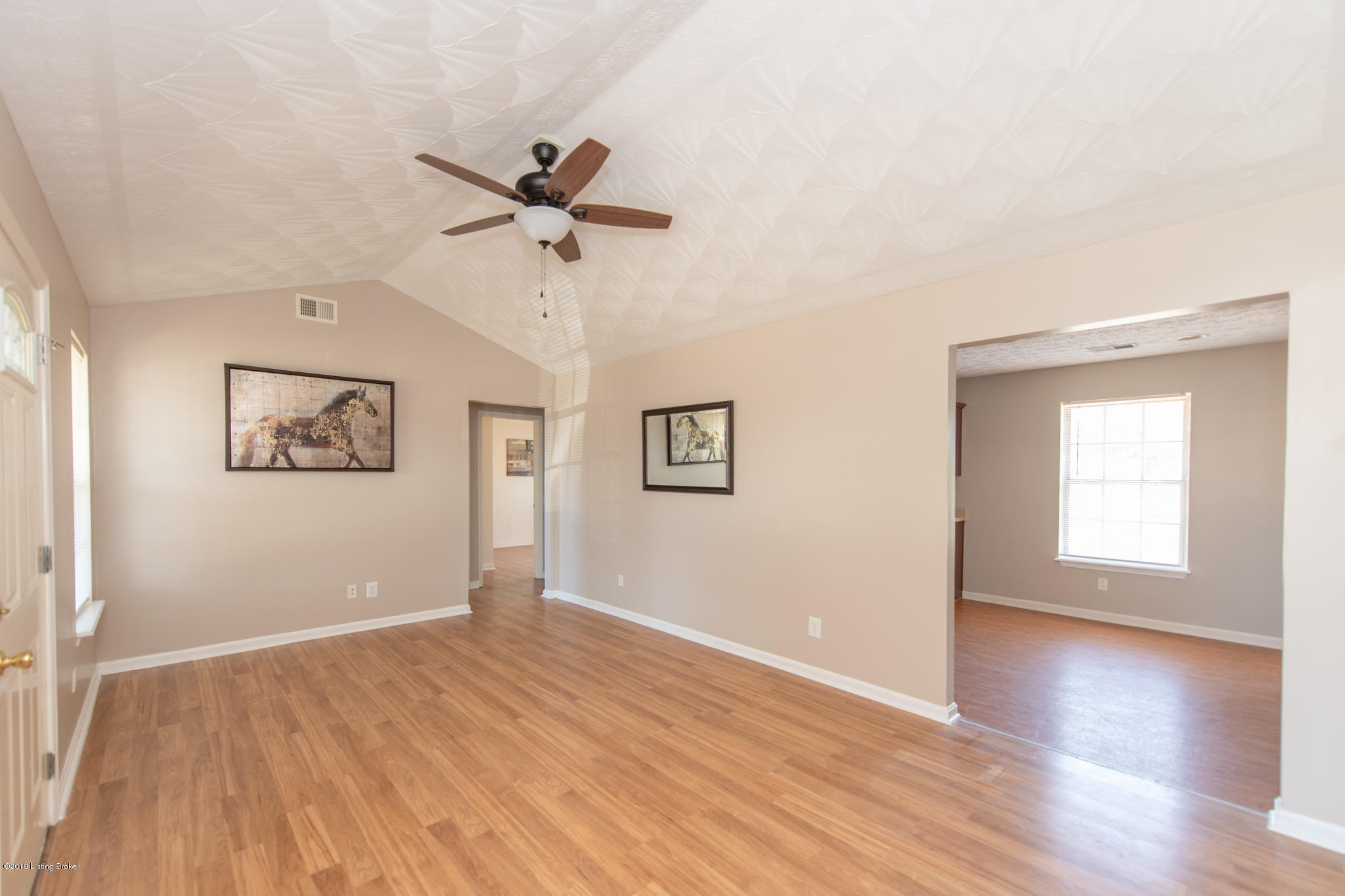 292 Madison Rae Boulevard Shepherdsville, KY 40165 - Photo 3 of 29 Great rm