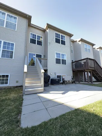 $210,000 | 671 Southtowne Drive, Unit 3, Belvidere, IL 61008