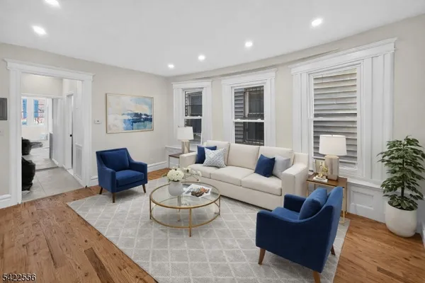 $2,600 | 345 Walnut Street, Unit 1R, Newark, NJ 07105