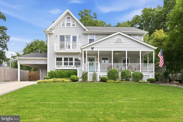 $1,325,000 | 206 Oak Street Southwest, Vienna, VA 22180
