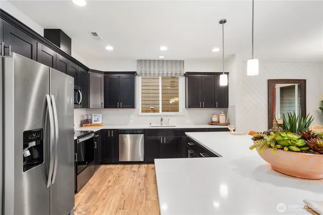 $879,950 | 30217 11th Place South, Federal Way, WA 98003