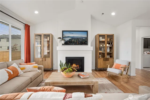 $879,950 | 30217 11th Place South, Federal Way, WA 98003