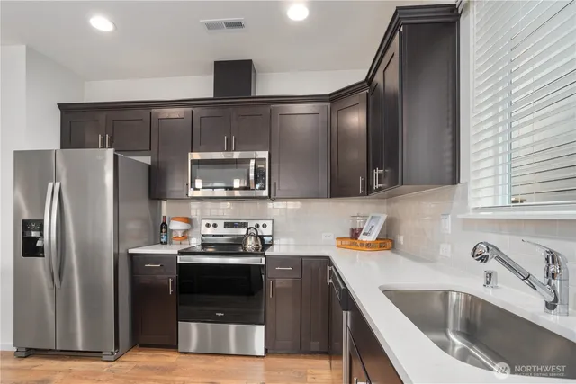 $879,950 | 30217 11th Place South, Federal Way, WA 98003