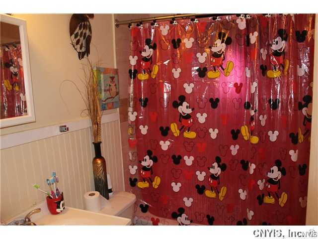 1107 Warren Street Utica, NY 13502 - Photo 6 of 8 Bathroom