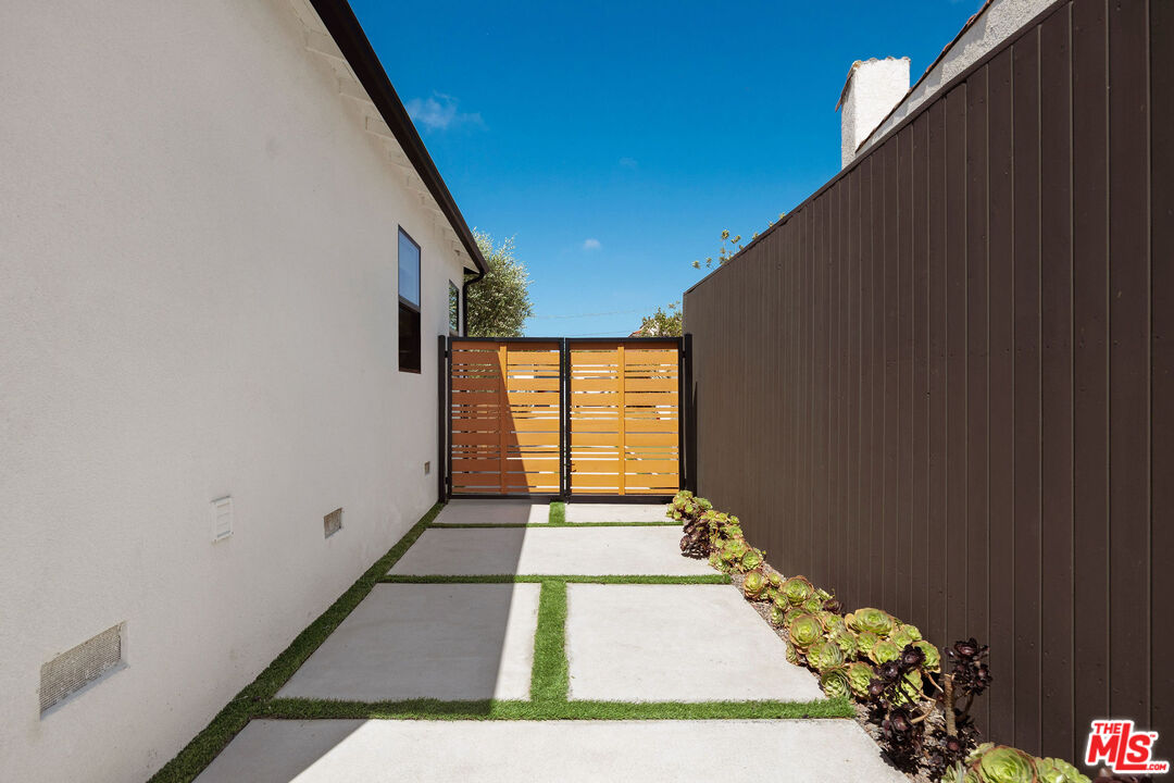 3925 Alla Road Los Angeles, CA 90066 - Photo 36 of 41 Gallery Image 36