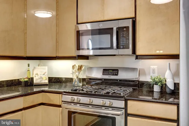 $695,000 | 11776 Stratford House Place, Unit 601, Reston, VA 20190