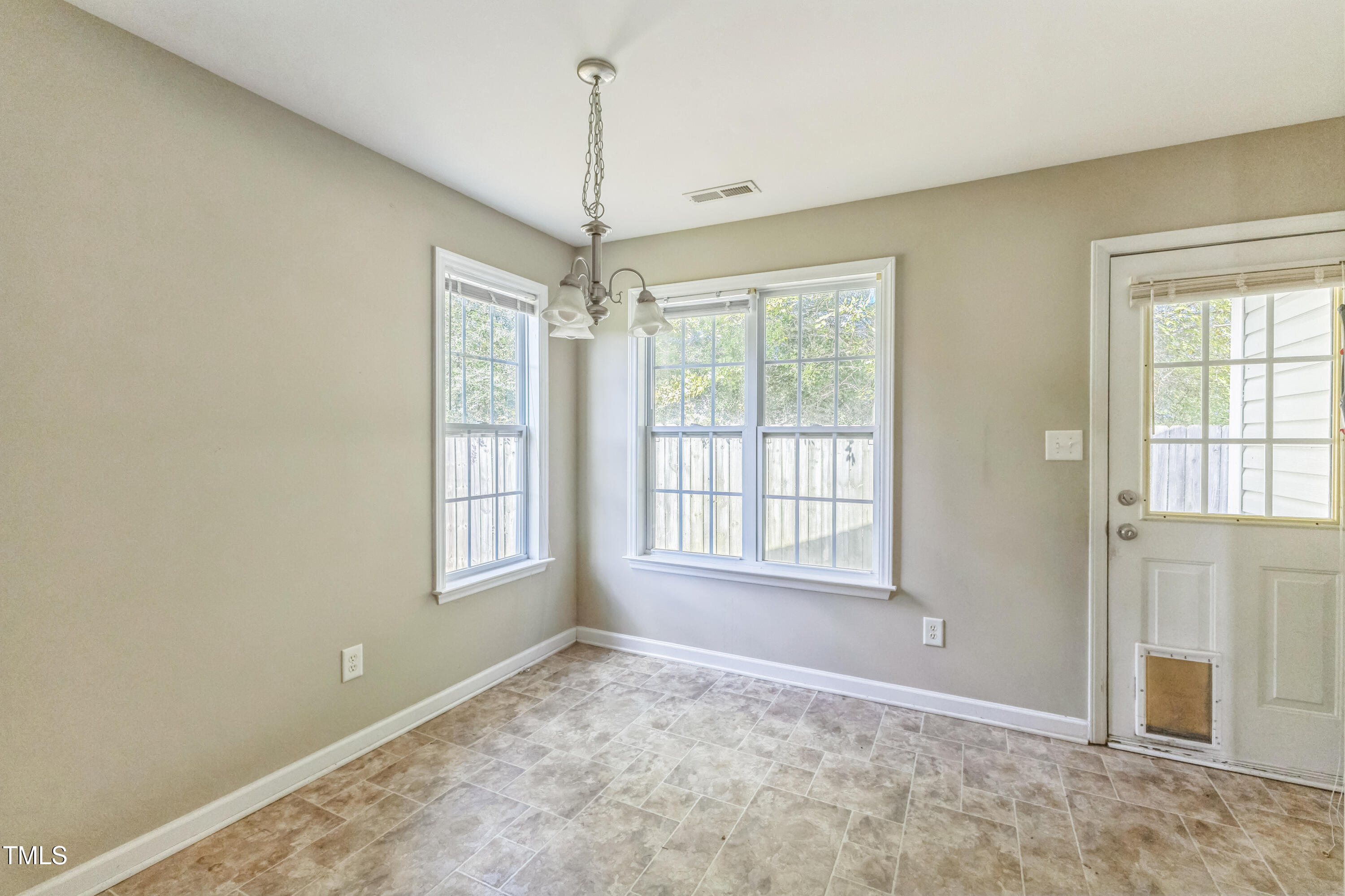 104 Prancer Circle Selma, NC 27576 - Photo 2 of 25 30931_Image_1