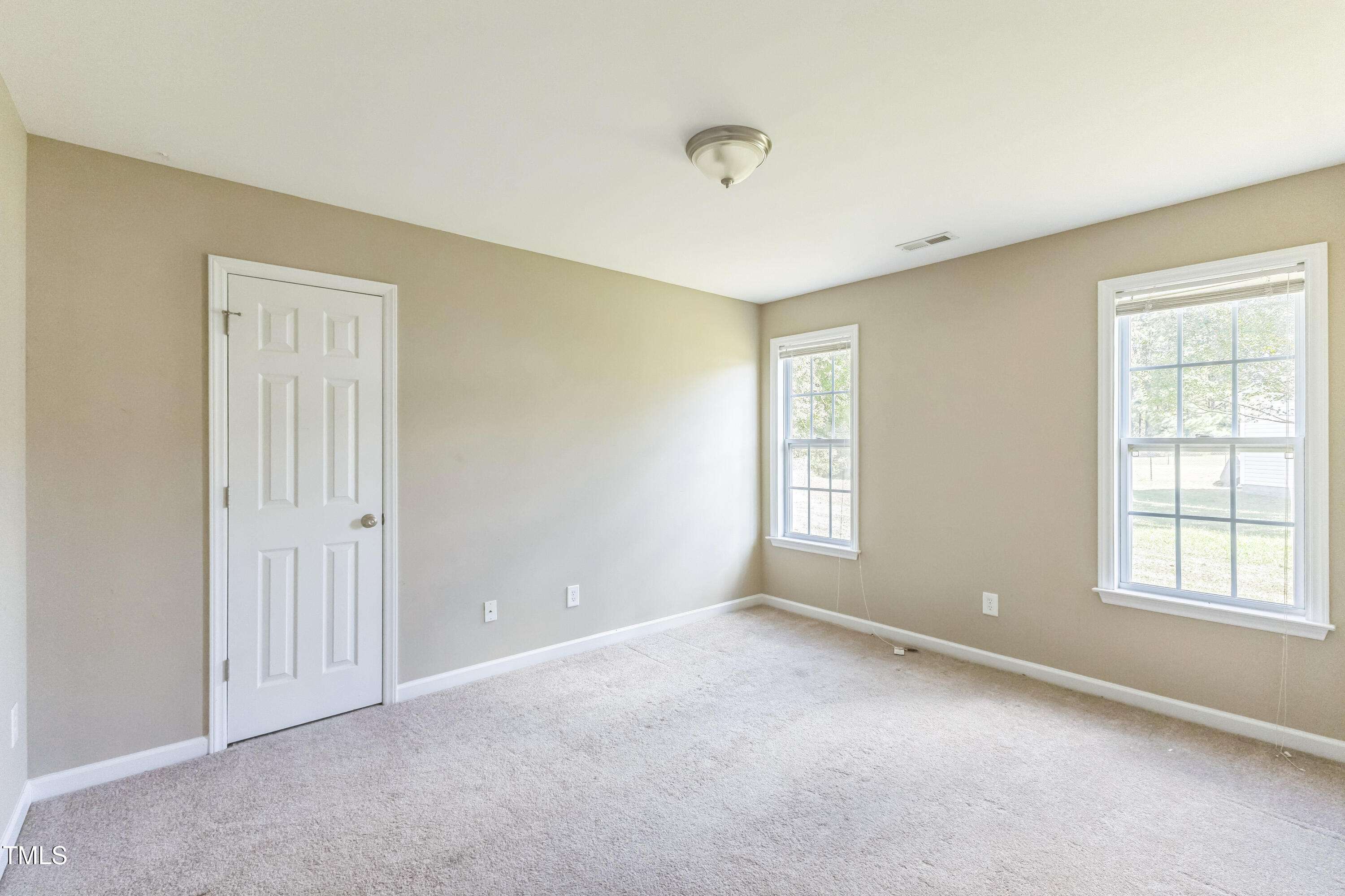 104 Prancer Circle Selma, NC 27576 - Photo 4 of 25 30931_Image_3