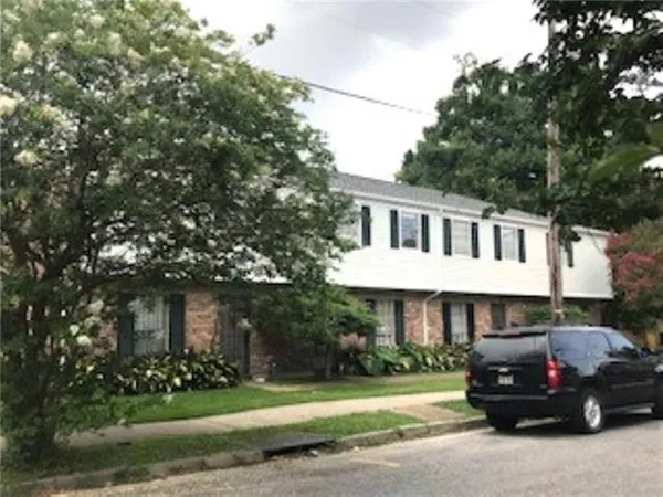 $2,000 | 7200 Oak Street, Unit C, New Orleans, LA 70118