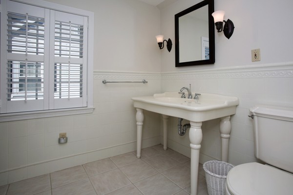1 Roanoke Road Arlington, MA 02474 - Photo 9 of 14 Gallery Image 9