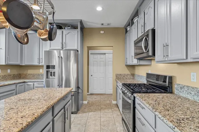 $590,000 | 2993 Stagecoach Drive, Valley Springs, CA 95252