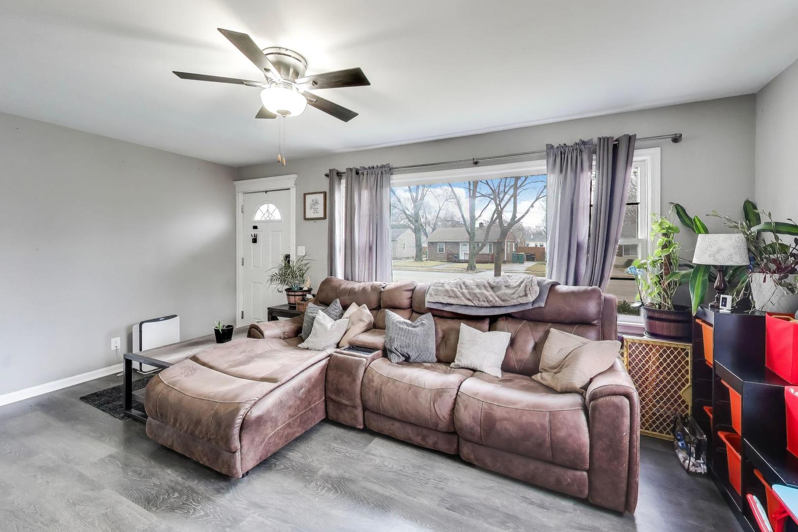 223 Oneill Street Joliet, IL 60436 - Photo 3 of 22