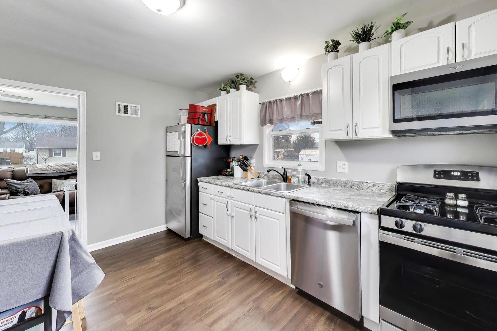 223 Oneill Street Joliet, IL 60436 - Photo 6 of 22