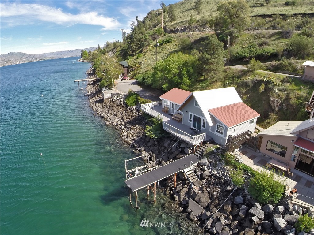 2520 South Lakeshore Road Chelan, WA 98816 - Photo 2 of 22 Gallery Image 2
