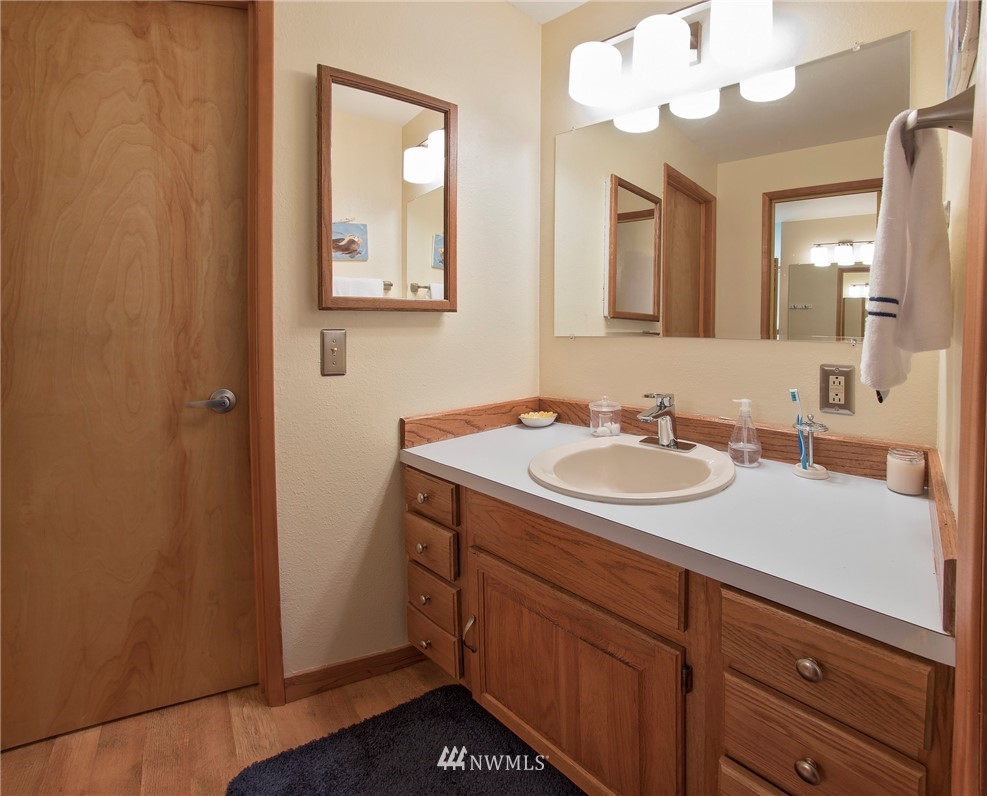 2520 South Lakeshore Road Chelan, WA 98816 - Photo 18 of 22 Gallery Image 18