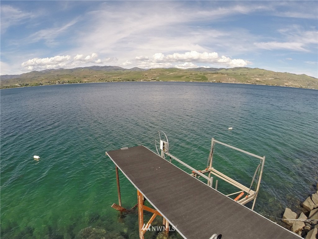 2520 South Lakeshore Road Chelan, WA 98816 - Photo 4 of 22 Gallery Image 4