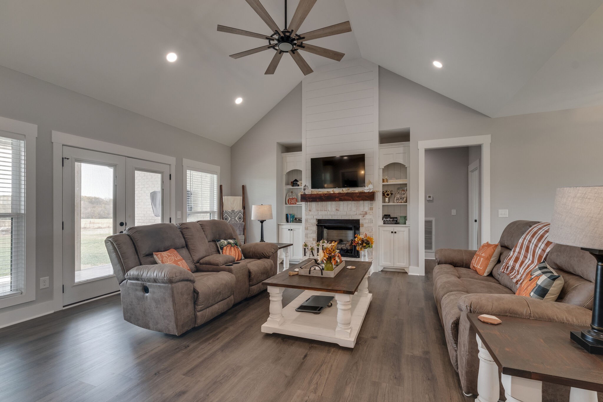947 South Cross Bridges Road Mount Pleasant, TN 38474 - Photo 11 of 37 a living room with furniture fireplace and flat screen tv