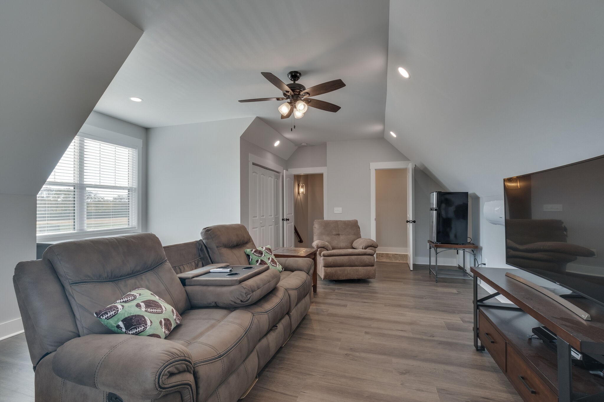 947 South Cross Bridges Road Mount Pleasant, TN 38474 - Photo 30 of 37 a living room with furniture and a flat screen tv