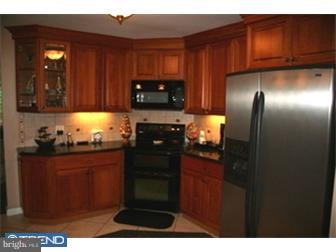 92 Verona Road Broomall, PA 19008 - Photo 2 of 12 Kitchen