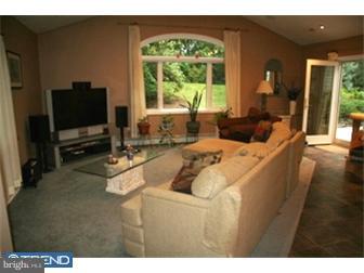 92 Verona Road Broomall, PA 19008 - Photo 5 of 12 Great Room
