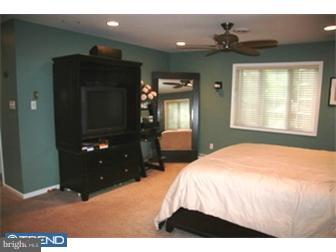 92 Verona Road Broomall, PA 19008 - Photo 7 of 12 Bedroom - Main