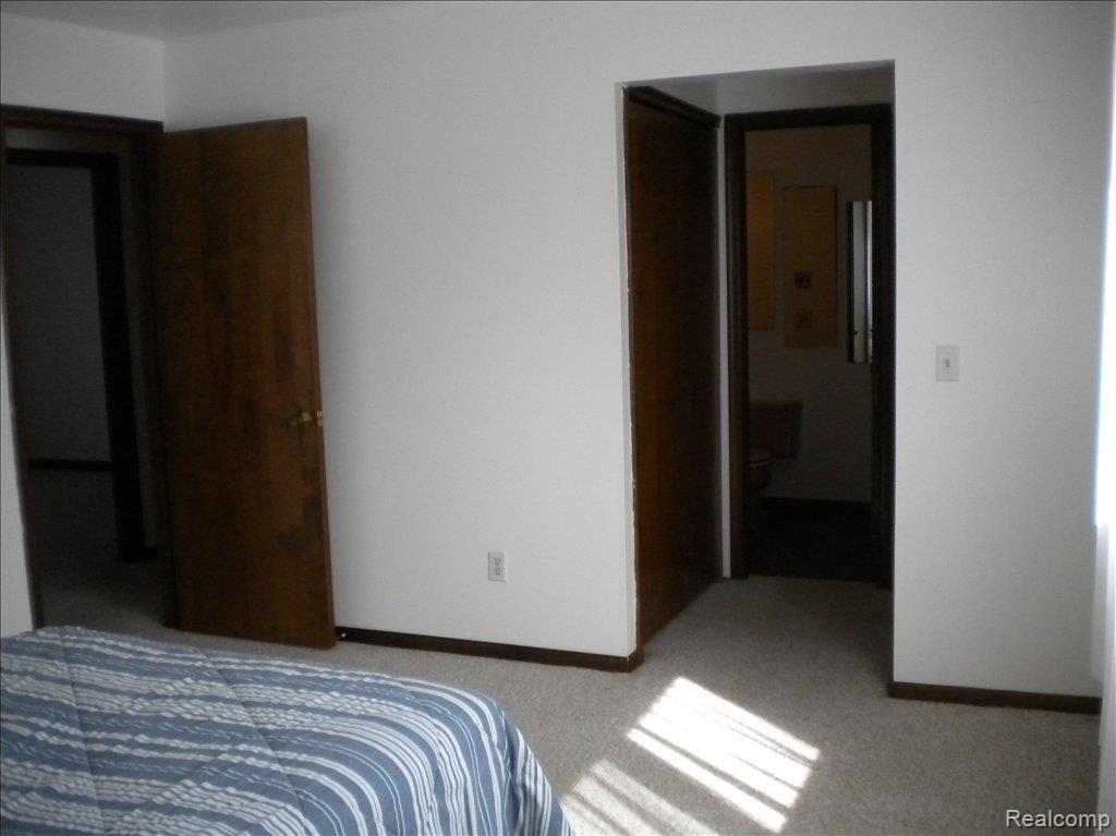 3185 Middle Road Highland, MI 48357 - Photo 6 of 10 DSCN0074