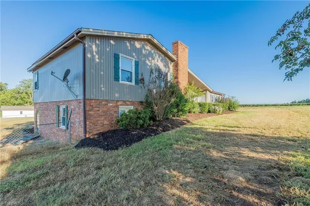 $329,000 | 1013 Hobbie Horse Lane, Boonville, NC 27011