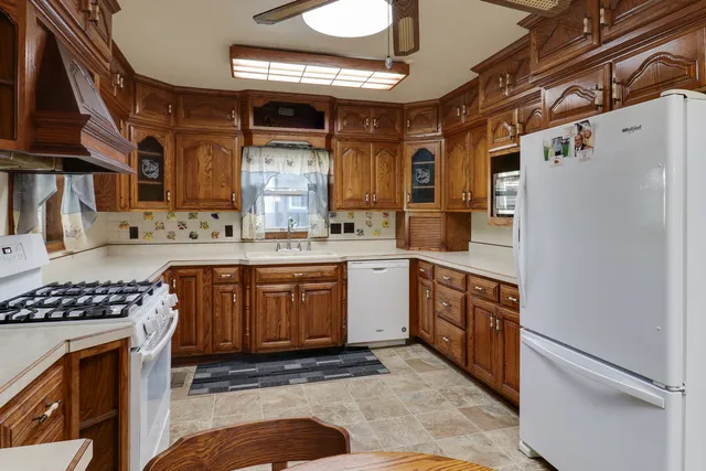 $375,000 | 105 West C Street, Delavan, IL 61734